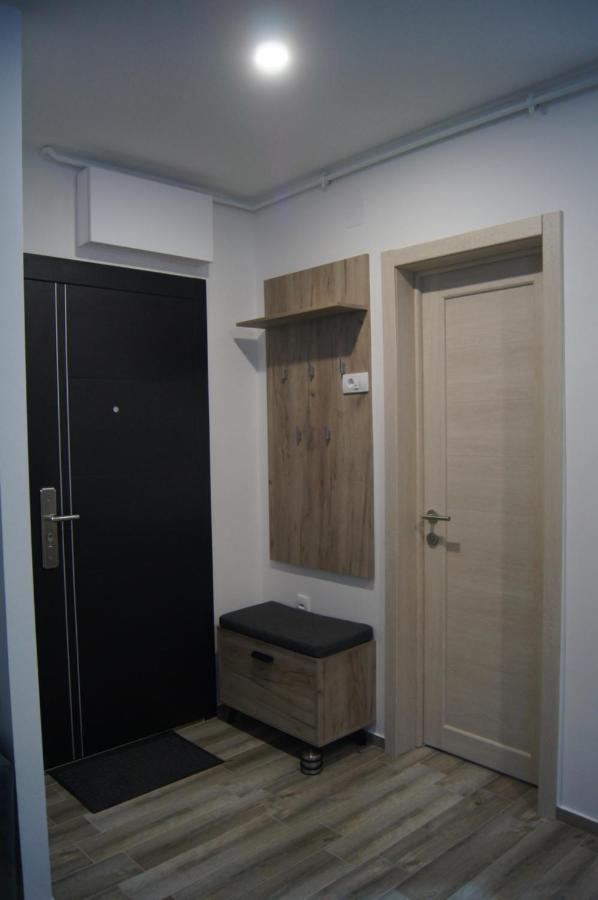 Apartman Una 斯雷姆斯基卡尔洛夫奇 外观 照片
